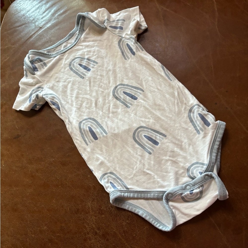 Kyte baby onesie rainbows